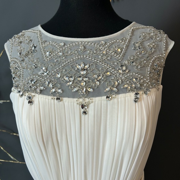 WHITE BEADED GODDESS GOWN US SIZE 10 - Picture 4 of 6